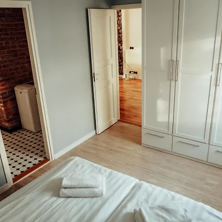 1-bedroom With Bath & Balcony Apartment