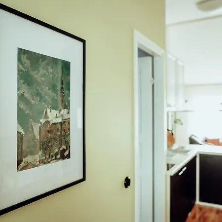 1-bedroom With Bath & Balcony דירה *