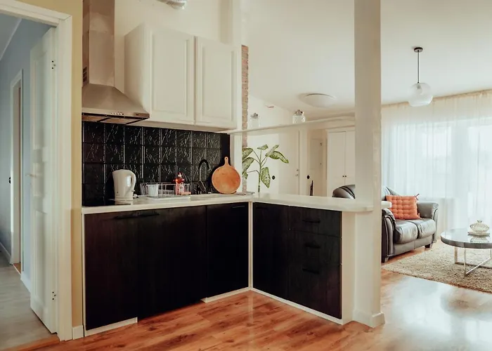 1-bedroom With Bath & Balcony *