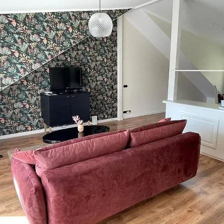 Apartmán 1-bedroom With Bath & Balcony *